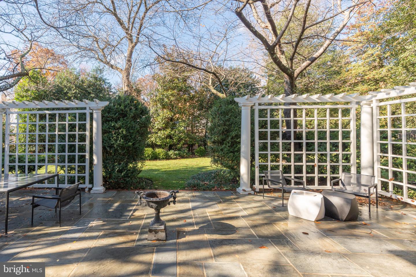 616 FORT WILLIAMS PKWY, ALEXANDRIA, Virginia 22304, 5 Bedrooms Bedrooms, ,3 BathroomsBathrooms,Residential,For sale,616 FORT WILLIAMS PKWY,VAAX2052082 MLS # VAAX2052082