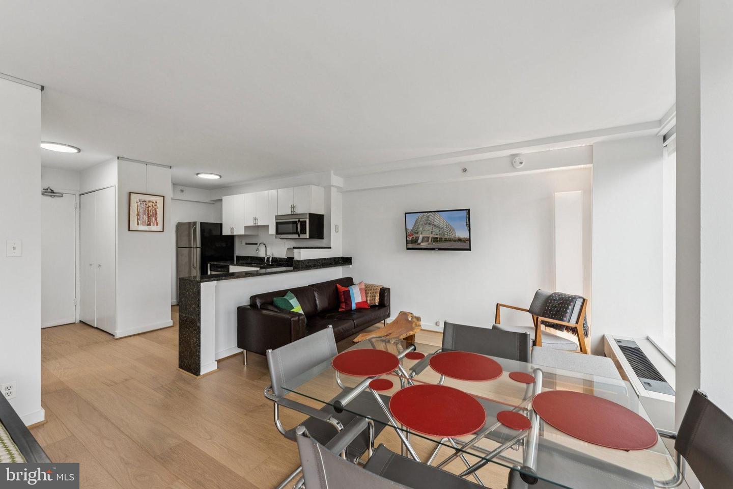 1101 3RD ST SW #114, WASHINGTON, District Of Columbia 20024, 3 Rooms Rooms,1 BathroomBathrooms,Residential,For sale,1101 3RD ST SW #114,DCDC2233196 MLS # DCDC2233196 1101 3RD ST SW #114, WASHINGTON, District Of Columbia 20024, 3 Rooms Rooms,1 BathroomBathrooms,Residential,For sale,1101 3RD ST SW #114,DCDC2233196 MLS # DCDC2233196