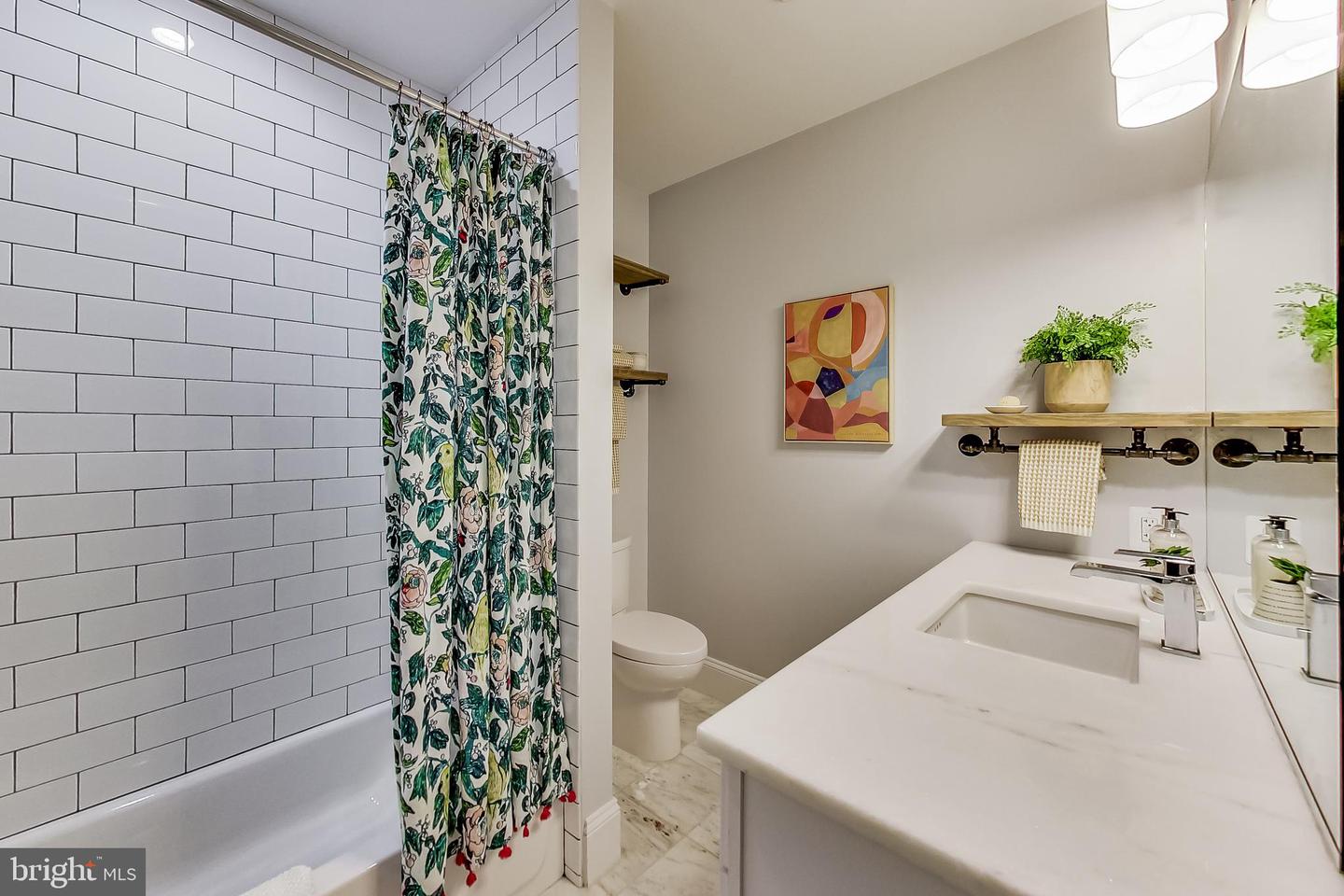 819 D ST NE #7, WASHINGTON, District Of Columbia 20002, 1 Bedroom Bedrooms, ,1 BathroomBathrooms,Residential,For sale,819 D ST NE #7,DCDC2233244 MLS # DCDC2233244