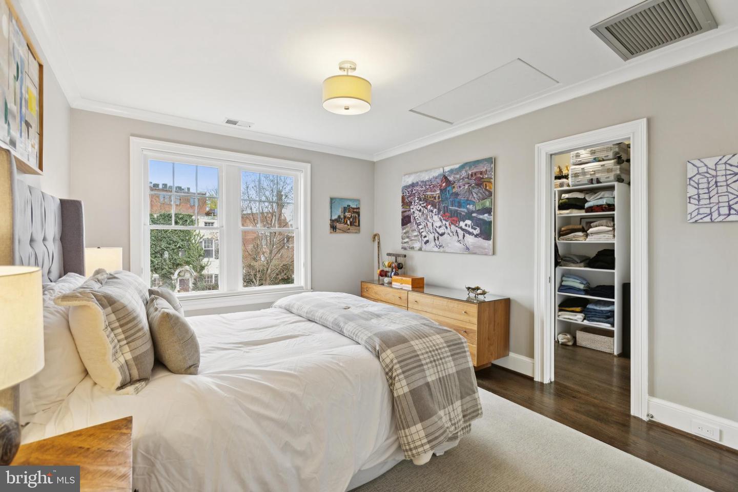 1724 34TH ST NW, WASHINGTON, District Of Columbia 20007, ,Residential,For sale,1724 34TH ST NW,DCDC2233256 MLS # DCDC2233256