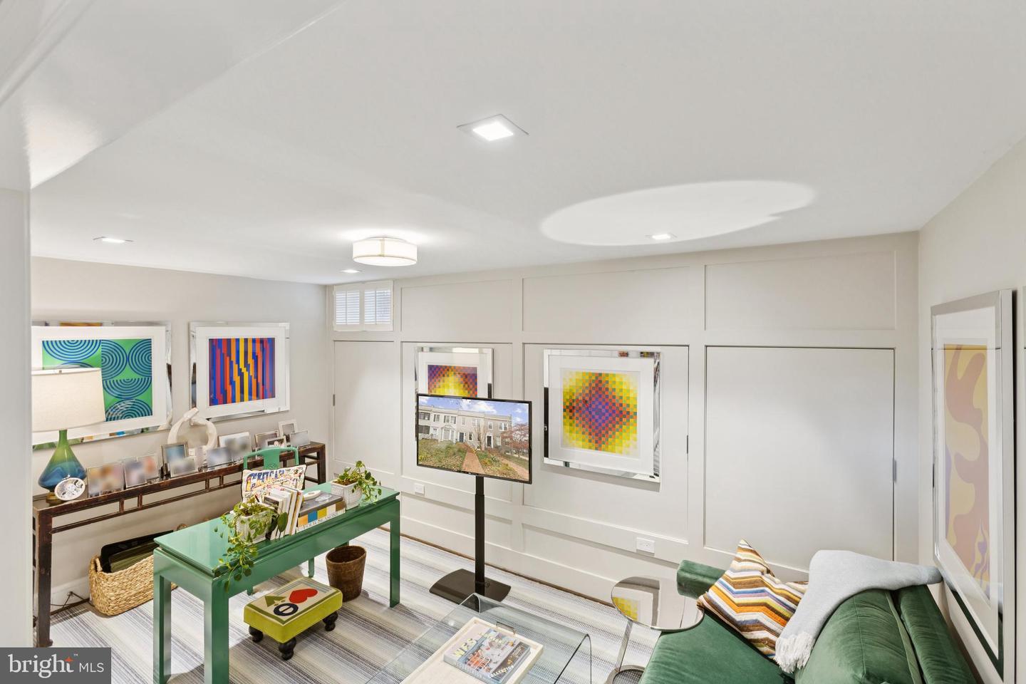 1724 34TH ST NW, WASHINGTON, District Of Columbia 20007, ,Residential,For sale,1724 34TH ST NW,DCDC2233256 MLS # DCDC2233256