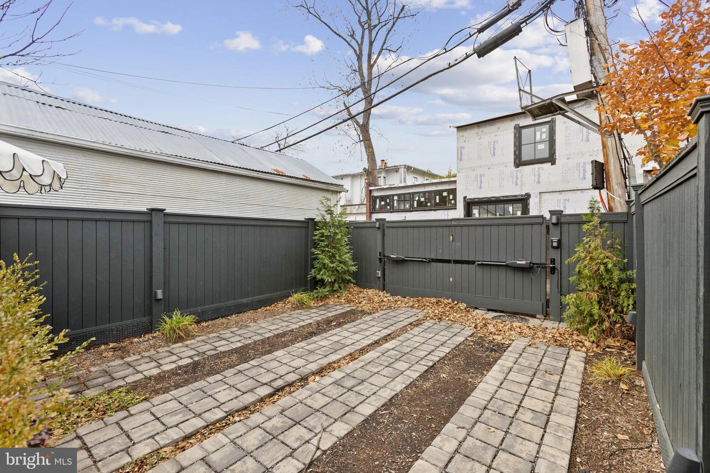 1724 34TH ST NW, WASHINGTON, District Of Columbia 20007, ,Residential,For sale,1724 34TH ST NW,DCDC2233256 MLS # DCDC2233256