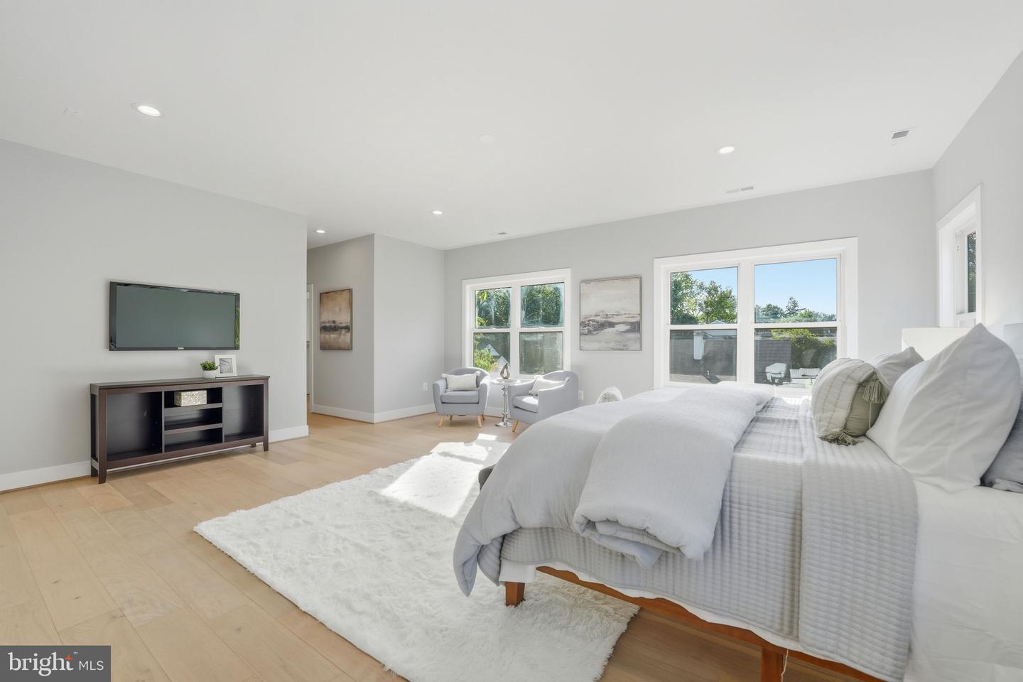 3218 BLUNDELL RD, FALLS CHURCH, Virginia 22042, 6 Bedrooms Bedrooms, ,5 BathroomsBathrooms,Residential,For sale,3218 BLUNDELL RD,VAFX2281298 MLS # VAFX2281298