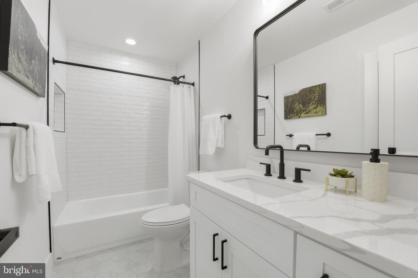 3218 BLUNDELL RD, FALLS CHURCH, Virginia 22042, 6 Bedrooms Bedrooms, ,5 BathroomsBathrooms,Residential,For sale,3218 BLUNDELL RD,VAFX2281298 MLS # VAFX2281298