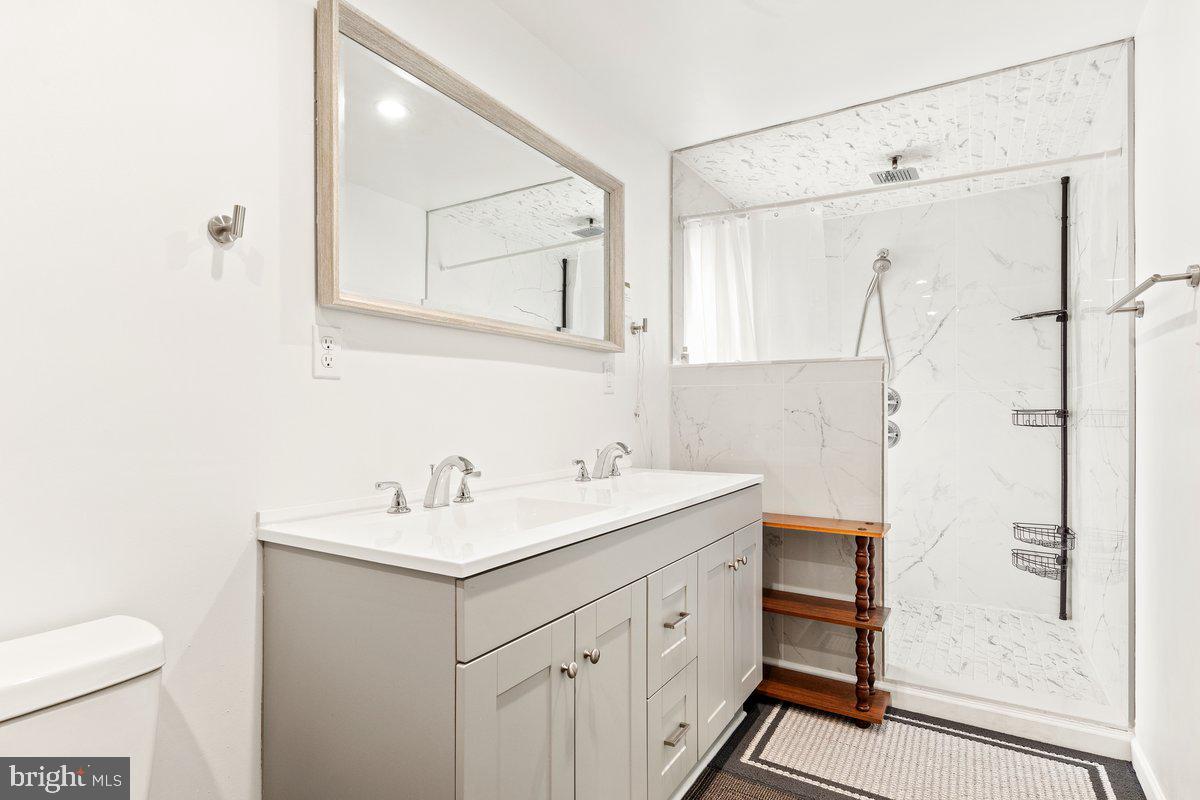 517 W RIVERSIDE DR, LANEXA, Virginia 23089, 4 Bedrooms Bedrooms, 6 Rooms Rooms,4 BathroomsBathrooms,Residential,For sale,517 W RIVERSIDE DR,VANK2000130 MLS # VANK2000130