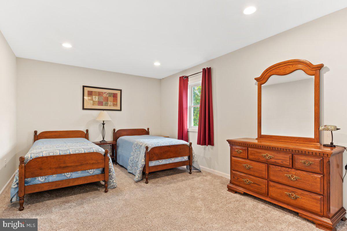 517 W RIVERSIDE DR, LANEXA, Virginia 23089, 4 Bedrooms Bedrooms, 6 Rooms Rooms,4 BathroomsBathrooms,Residential,For sale,517 W RIVERSIDE DR,VANK2000130 MLS # VANK2000130