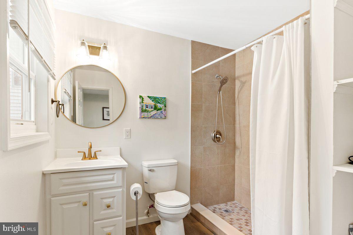 517 W RIVERSIDE DR, LANEXA, Virginia 23089, 4 Bedrooms Bedrooms, 6 Rooms Rooms,4 BathroomsBathrooms,Residential,For sale,517 W RIVERSIDE DR,VANK2000130 MLS # VANK2000130