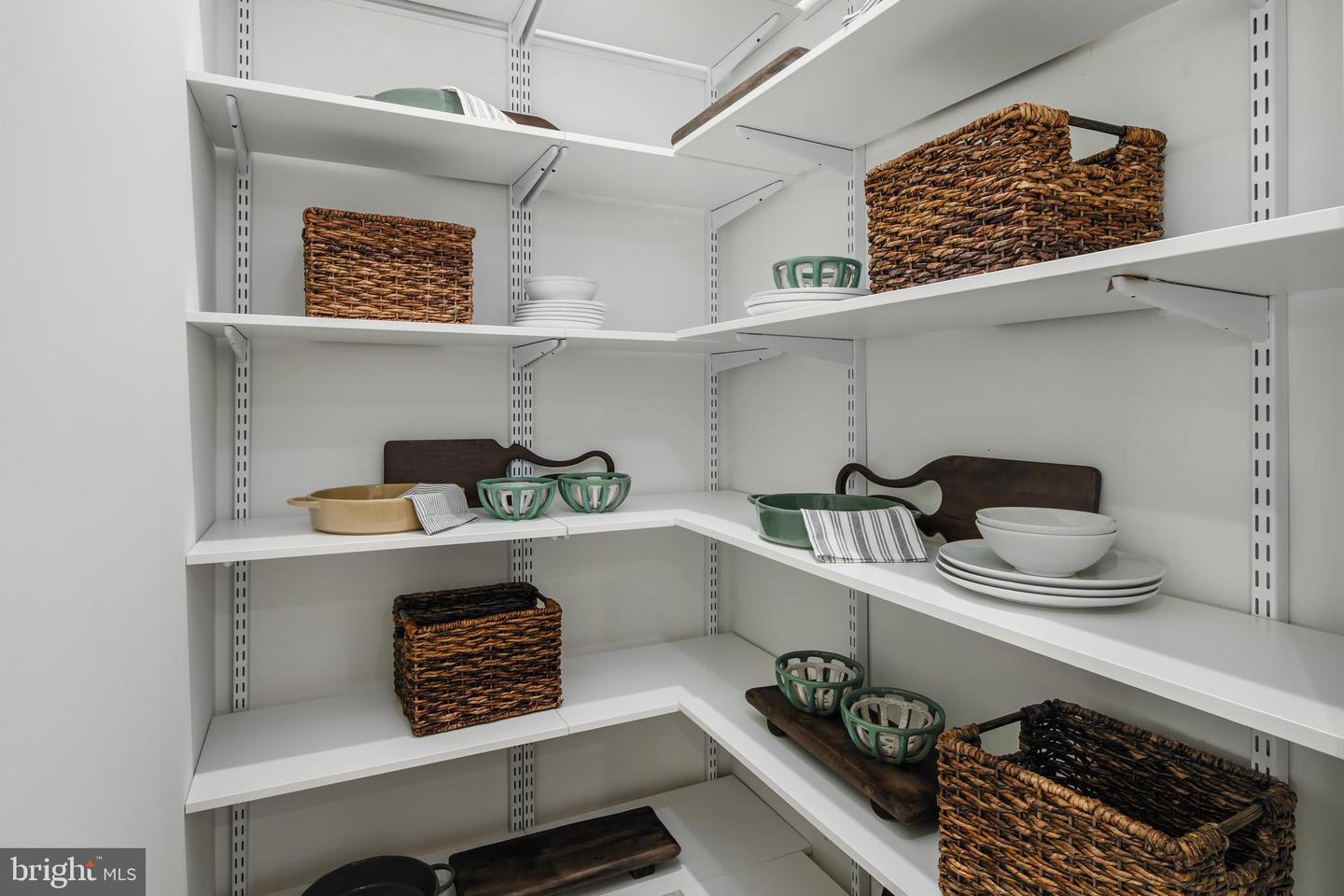 4753 SULLY POINT LN, CHANTILLY, Virginia 20151, 2 Bedrooms Bedrooms, ,2 BathroomsBathrooms,Residential,For sale,4753 SULLY POINT LN,VAFX2281320 MLS # VAFX2281320