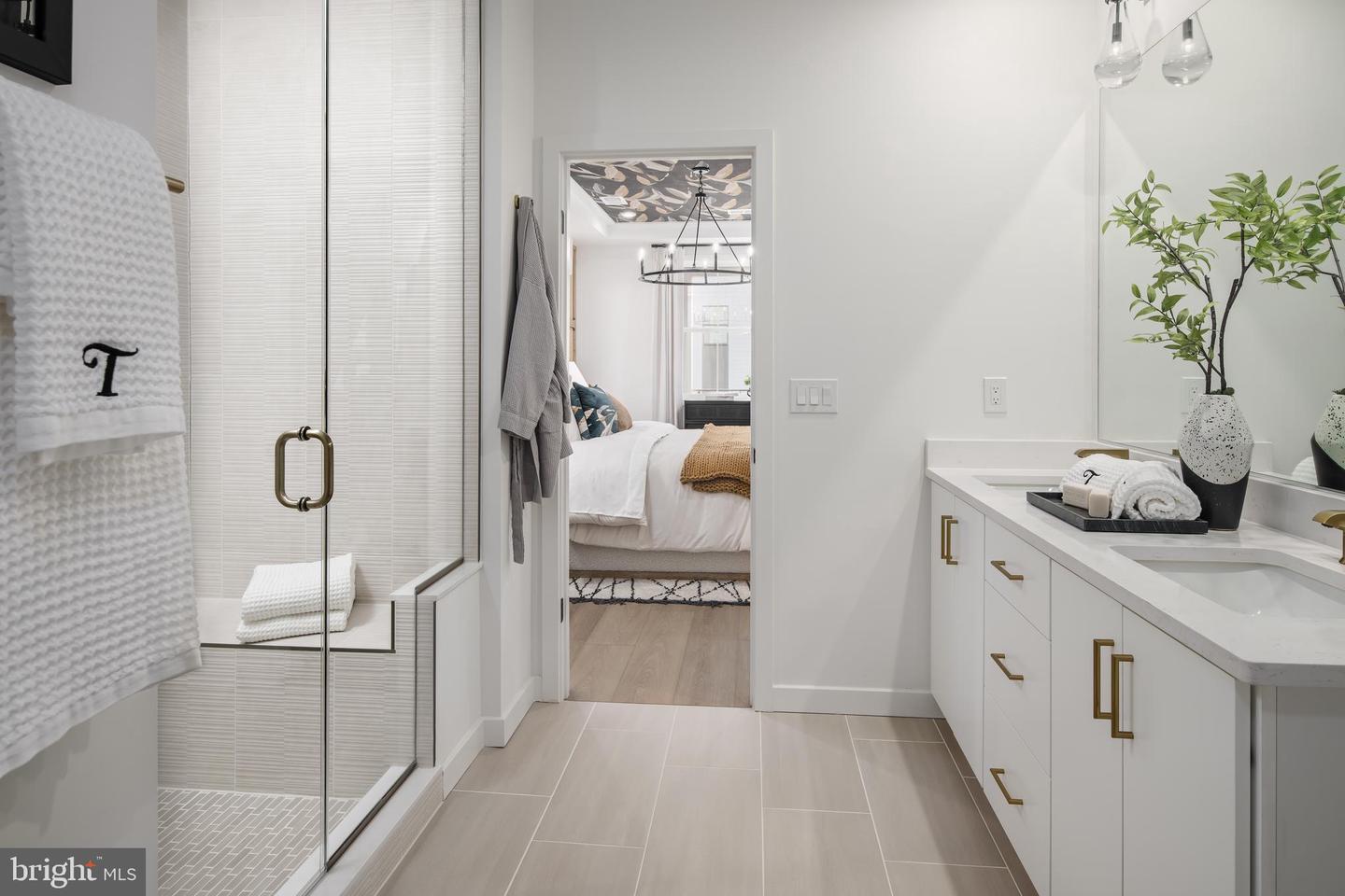 4753 SULLY POINT LN, CHANTILLY, Virginia 20151, 2 Bedrooms Bedrooms, ,2 BathroomsBathrooms,Residential,For sale,4753 SULLY POINT LN,VAFX2281320 MLS # VAFX2281320