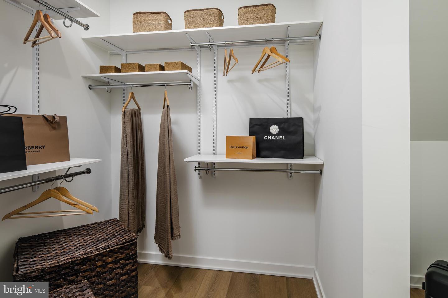 4753 SULLY POINT LN, CHANTILLY, Virginia 20151, 2 Bedrooms Bedrooms, ,2 BathroomsBathrooms,Residential,For sale,4753 SULLY POINT LN,VAFX2281320 MLS # VAFX2281320