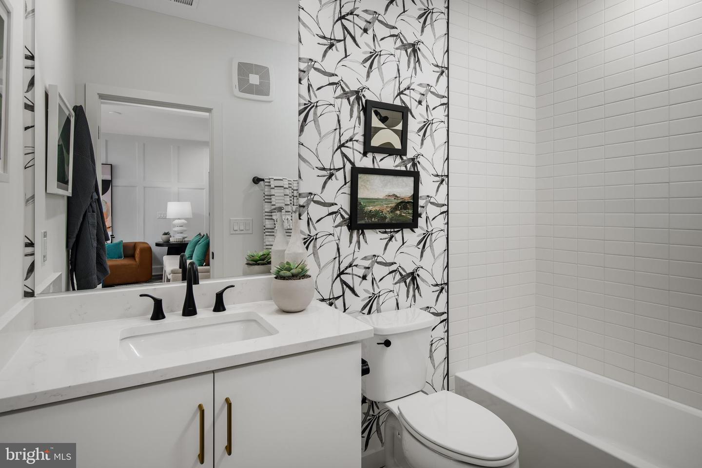 4753 SULLY POINT LN, CHANTILLY, Virginia 20151, 2 Bedrooms Bedrooms, ,2 BathroomsBathrooms,Residential,For sale,4753 SULLY POINT LN,VAFX2281320 MLS # VAFX2281320