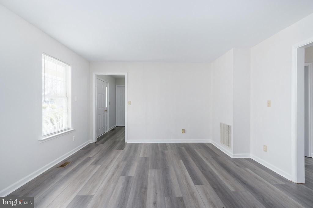 11818 HICKORY CREEK DR, FREDERICKSBURG, Virginia 22407, 4 Bedrooms Bedrooms, ,2 BathroomsBathrooms,Residential,11818 HICKORY CREEK DR,VASP2037776 MLS # VASP2037776