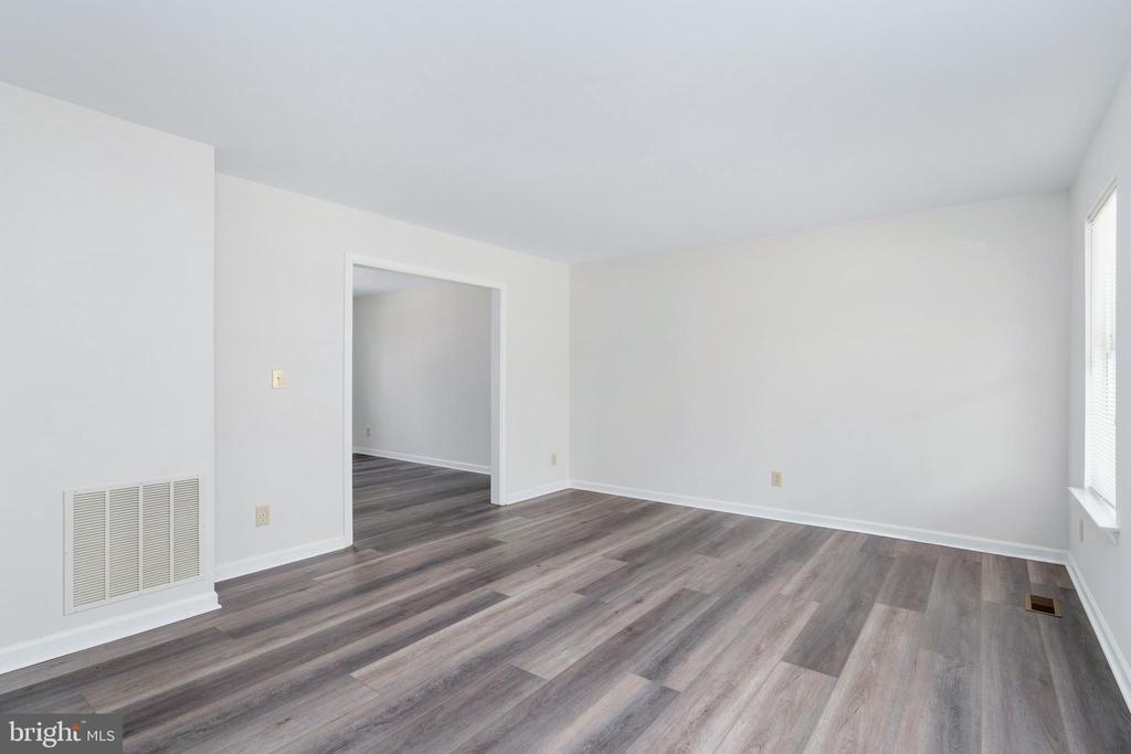 11818 HICKORY CREEK DR, FREDERICKSBURG, Virginia 22407, 4 Bedrooms Bedrooms, ,2 BathroomsBathrooms,Residential,11818 HICKORY CREEK DR,VASP2037776 MLS # VASP2037776