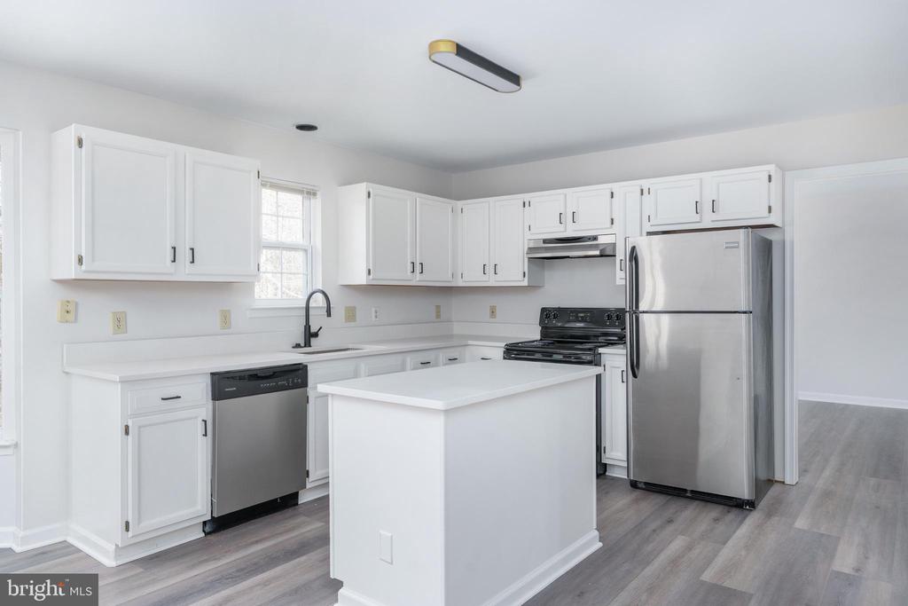 11818 HICKORY CREEK DR, FREDERICKSBURG, Virginia 22407, 4 Bedrooms Bedrooms, ,2 BathroomsBathrooms,Residential,11818 HICKORY CREEK DR,VASP2037776 MLS # VASP2037776