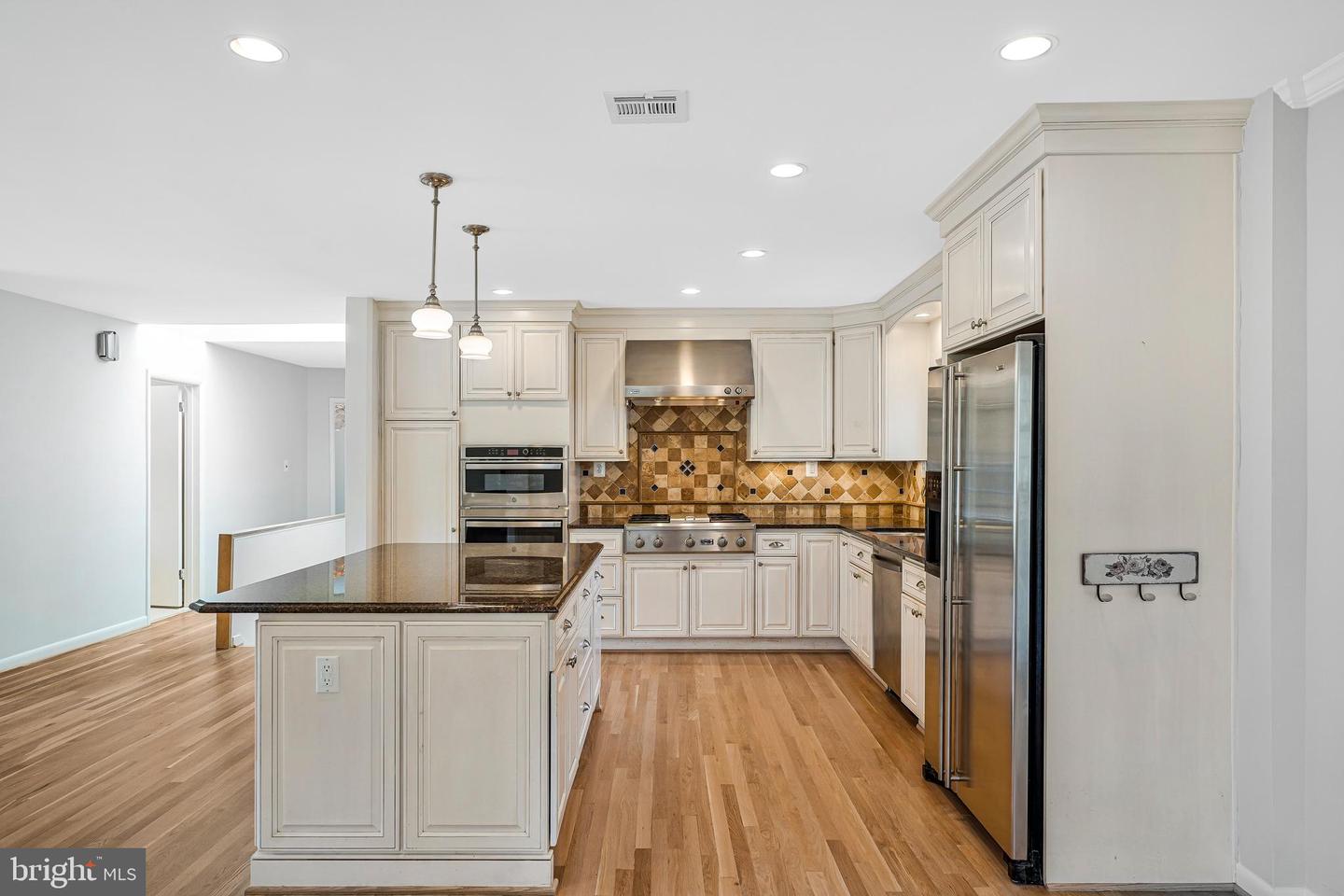 6212 LOCH RAVEN DR, MCLEAN, Virginia 22101, 4 Bedrooms Bedrooms, ,3 BathroomsBathrooms,Residential,For sale,6212 LOCH RAVEN DR,VAFX2257356 MLS # VAFX2257356