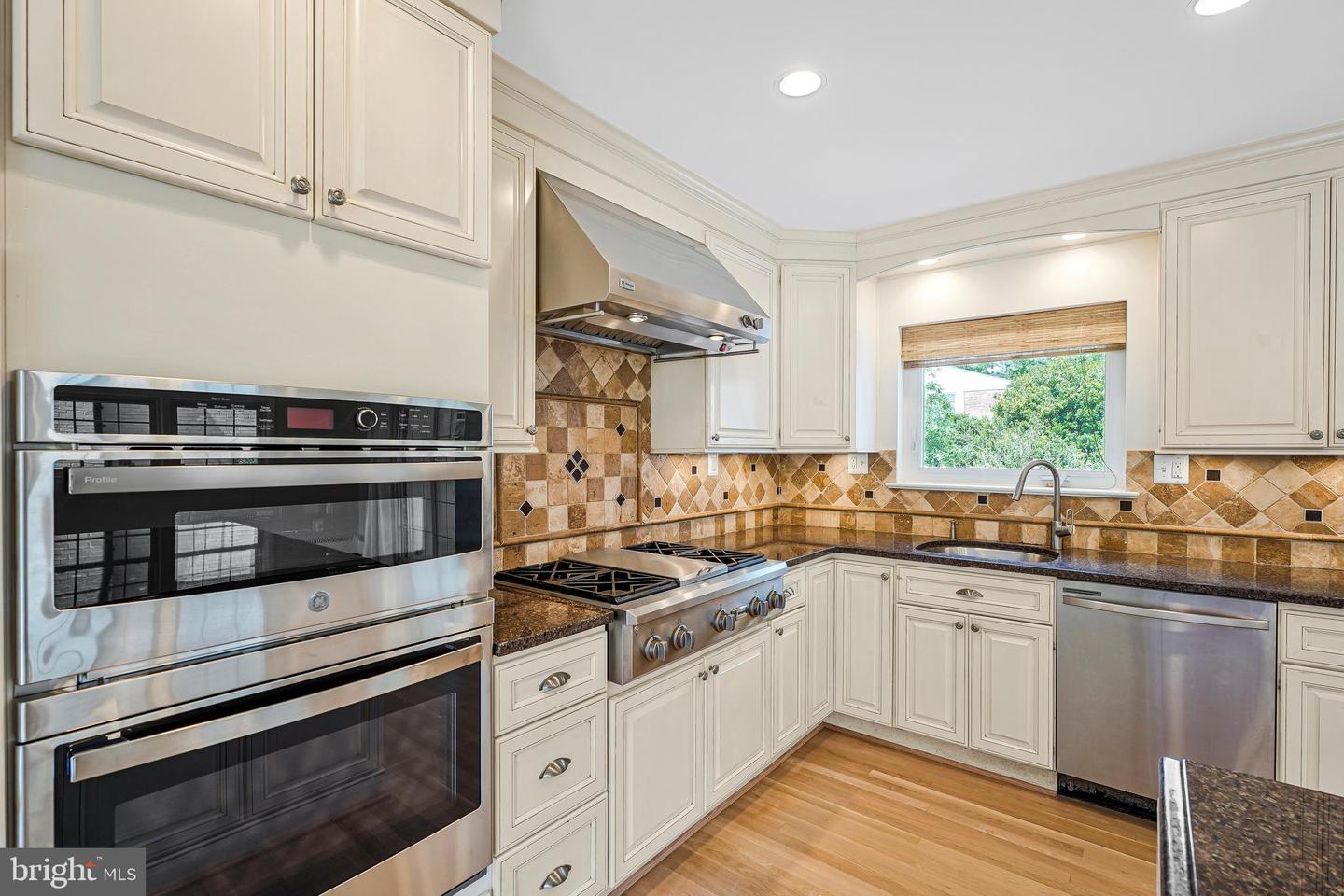 6212 LOCH RAVEN DR, MCLEAN, Virginia 22101, 4 Bedrooms Bedrooms, ,3 BathroomsBathrooms,Residential,For sale,6212 LOCH RAVEN DR,VAFX2257356 MLS # VAFX2257356