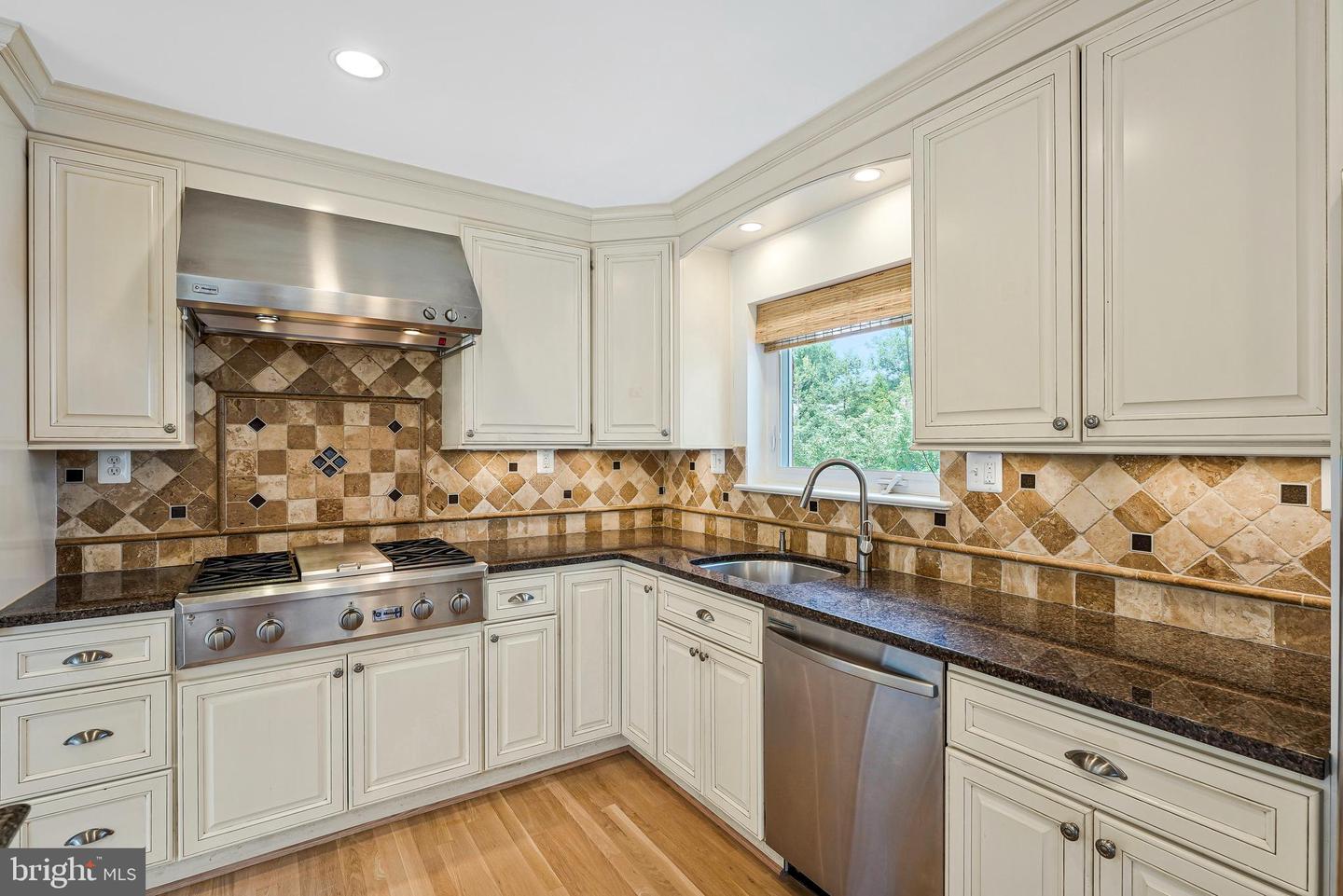 6212 LOCH RAVEN DR, MCLEAN, Virginia 22101, 4 Bedrooms Bedrooms, ,3 BathroomsBathrooms,Residential,For sale,6212 LOCH RAVEN DR,VAFX2257356 MLS # VAFX2257356