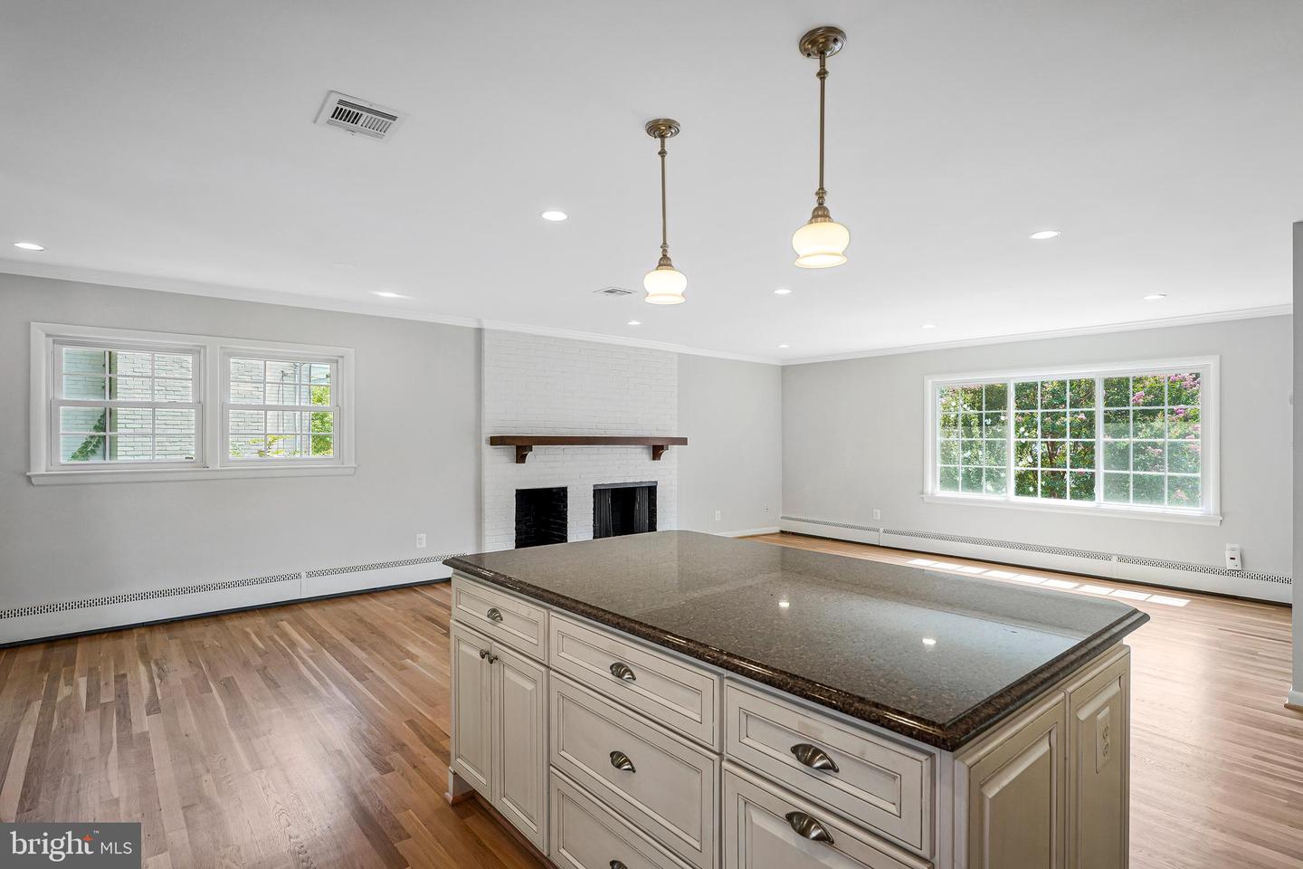 6212 LOCH RAVEN DR, MCLEAN, Virginia 22101, 4 Bedrooms Bedrooms, ,3 BathroomsBathrooms,Residential,For sale,6212 LOCH RAVEN DR,VAFX2257356 MLS # VAFX2257356