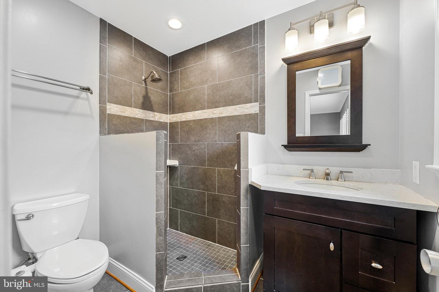 6212 LOCH RAVEN DR, MCLEAN, Virginia 22101, 4 Bedrooms Bedrooms, ,3 BathroomsBathrooms,Residential,For sale,6212 LOCH RAVEN DR,VAFX2257356 MLS # VAFX2257356