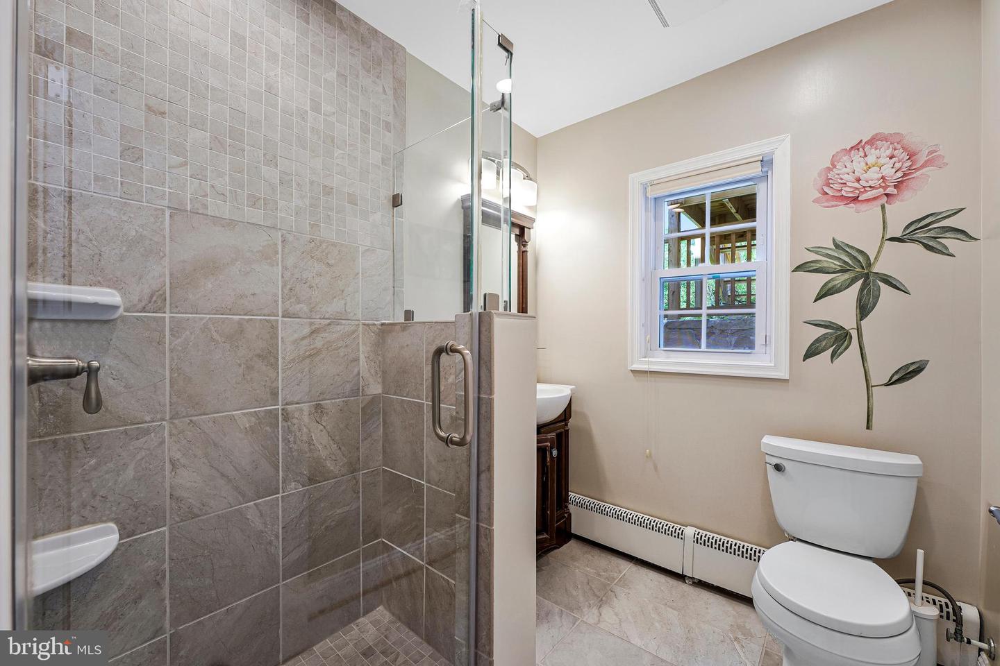 6212 LOCH RAVEN DR, MCLEAN, Virginia 22101, 4 Bedrooms Bedrooms, ,3 BathroomsBathrooms,Residential,For sale,6212 LOCH RAVEN DR,VAFX2257356 MLS # VAFX2257356