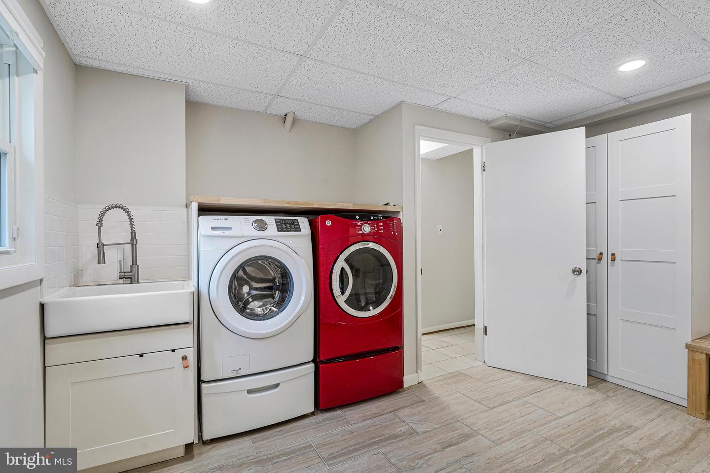 6212 LOCH RAVEN DR, MCLEAN, Virginia 22101, 4 Bedrooms Bedrooms, ,3 BathroomsBathrooms,Residential,For sale,6212 LOCH RAVEN DR,VAFX2257356 MLS # VAFX2257356