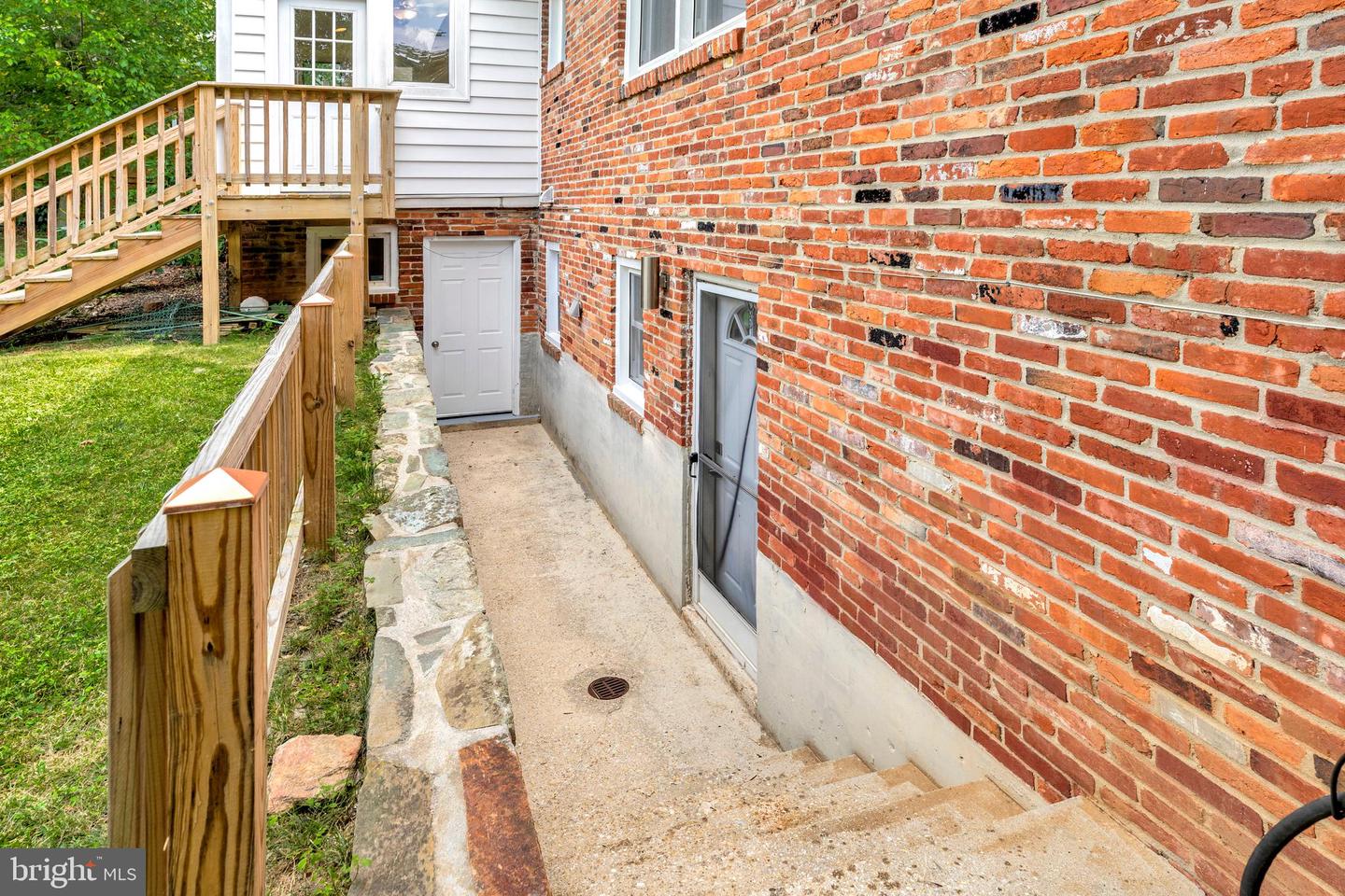 6212 LOCH RAVEN DR, MCLEAN, Virginia 22101, 4 Bedrooms Bedrooms, ,3 BathroomsBathrooms,Residential,For sale,6212 LOCH RAVEN DR,VAFX2257356 MLS # VAFX2257356