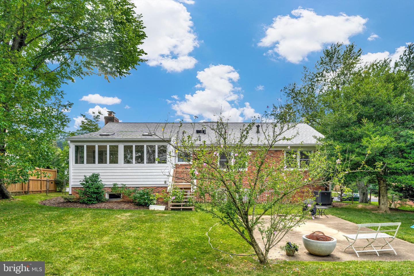 6212 LOCH RAVEN DR, MCLEAN, Virginia 22101, 4 Bedrooms Bedrooms, ,3 BathroomsBathrooms,Residential,For sale,6212 LOCH RAVEN DR,VAFX2257356 MLS # VAFX2257356