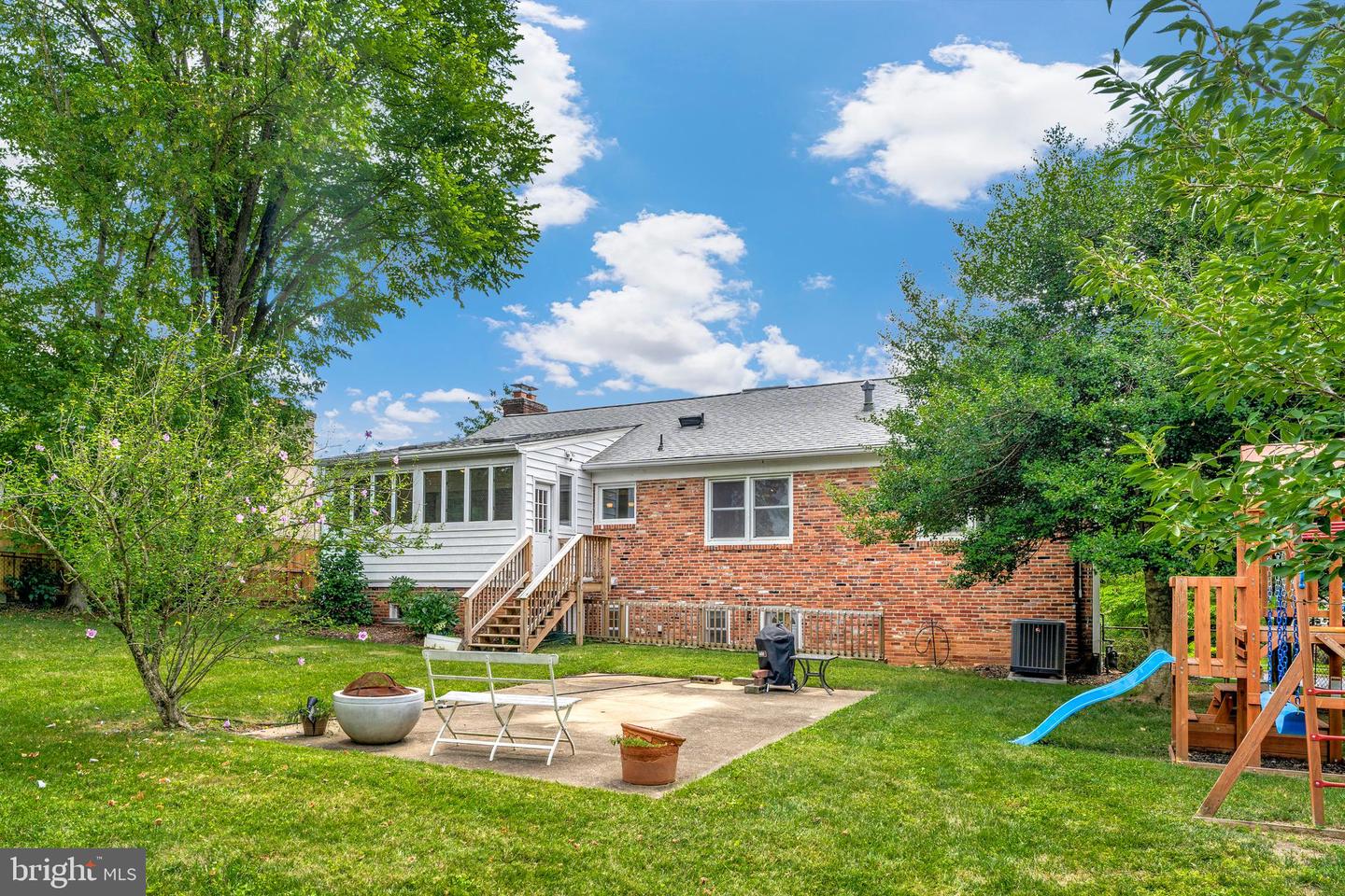 6212 LOCH RAVEN DR, MCLEAN, Virginia 22101, 4 Bedrooms Bedrooms, ,3 BathroomsBathrooms,Residential,For sale,6212 LOCH RAVEN DR,VAFX2257356 MLS # VAFX2257356