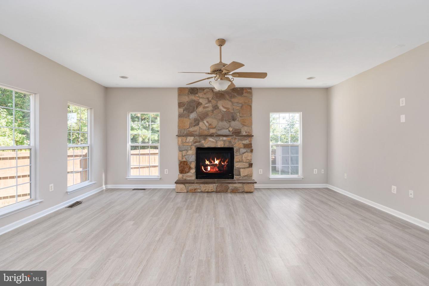 55 HAMSTEAD RD, FREDERICKSBURG, Virginia 22405, 5 Bedrooms Bedrooms, ,3 BathroomsBathrooms,Residential,For sale,55 HAMSTEAD RD,VAST2042350 MLS # VAST2042350