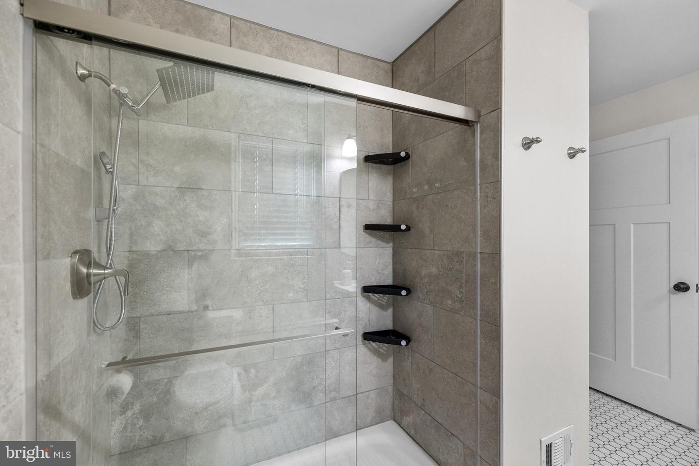 4193 WATERWAY DR, DUMFRIES, Virginia 22025, 4 Bedrooms Bedrooms, ,3 BathroomsBathrooms,Residential,For sale,4193 WATERWAY DR,VAPW2104556 MLS # VAPW2104556