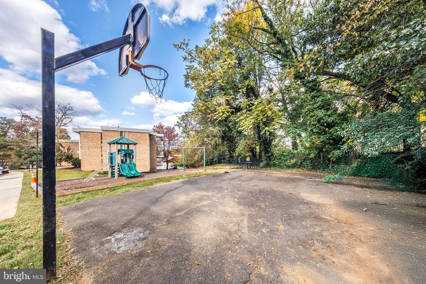 2630 WAGON DR #294, ALEXANDRIA, Virginia 22303, 2 Bedrooms Bedrooms, ,1 BathroomBathrooms,Residential,For sale,2630 WAGON DR #294,VAFX2269392 MLS # VAFX2269392