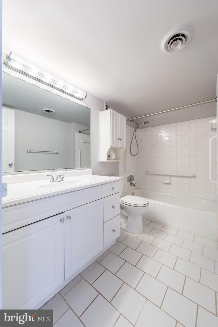 2630 WAGON DR #294, ALEXANDRIA, Virginia 22303, 2 Bedrooms Bedrooms, ,1 BathroomBathrooms,Residential,For sale,2630 WAGON DR #294,VAFX2269392 MLS # VAFX2269392