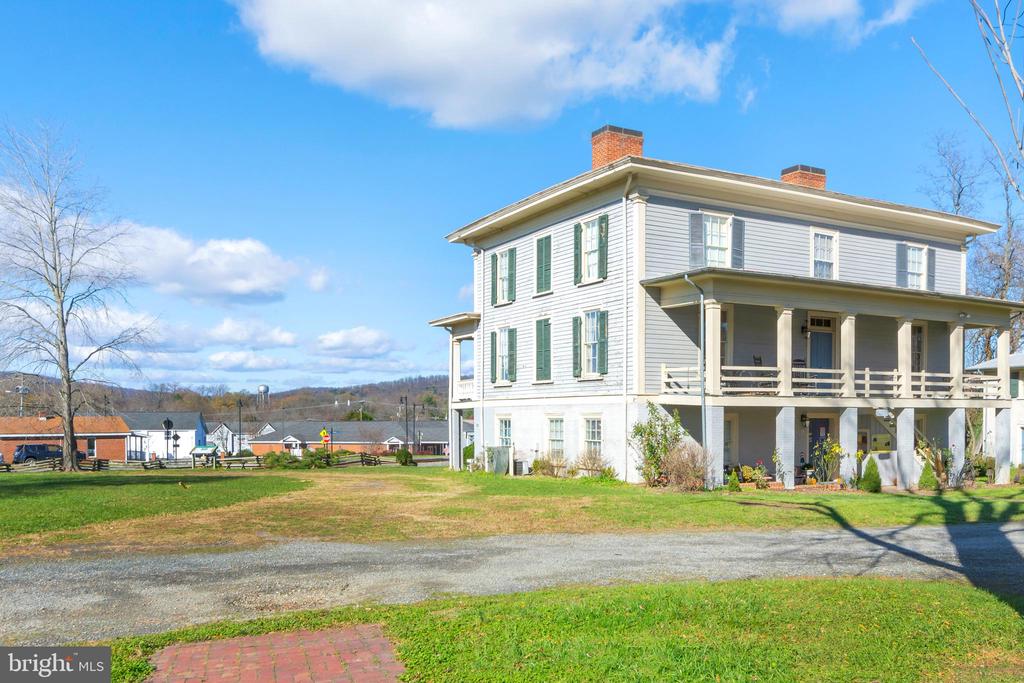 513 GENTRY DR, GORDONSVILLE, Virginia 22942, 2 Bedrooms Bedrooms, ,2 BathroomsBathrooms,Residential,513 GENTRY DR,VAOR2012884 MLS # VAOR2012884 513 GENTRY DR, GORDONSVILLE, Virginia 22942, 2 Bedrooms Bedrooms, ,2 BathroomsBathrooms,Residential,513 GENTRY DR,VAOR2012884 MLS # VAOR2012884