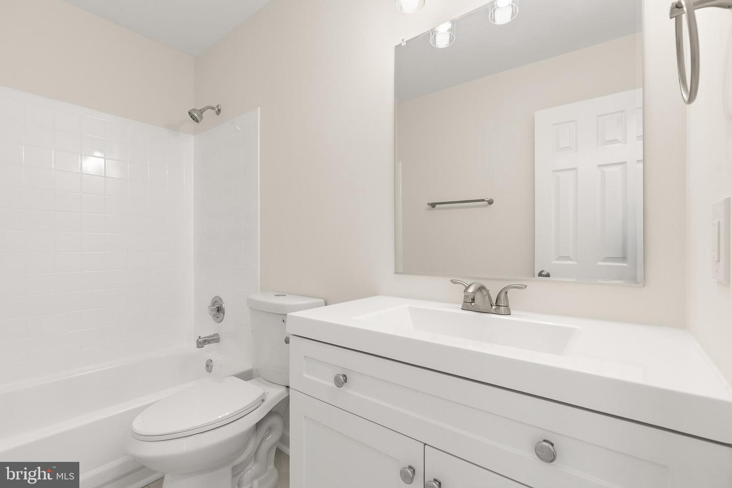 562 TIFFANY CT, WARRENTON, Virginia 20186, 3 Bedrooms Bedrooms, 9 Rooms Rooms,2 BathroomsBathrooms,Residential,For sale,562 TIFFANY CT,VAFQ2019382 MLS # VAFQ2019382