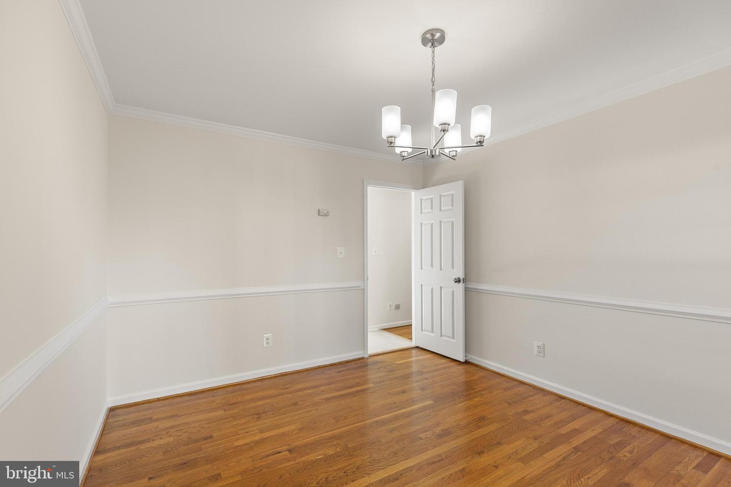 562 TIFFANY CT, WARRENTON, Virginia 20186, 3 Bedrooms Bedrooms, 9 Rooms Rooms,2 BathroomsBathrooms,Residential,For sale,562 TIFFANY CT,VAFQ2019382 MLS # VAFQ2019382