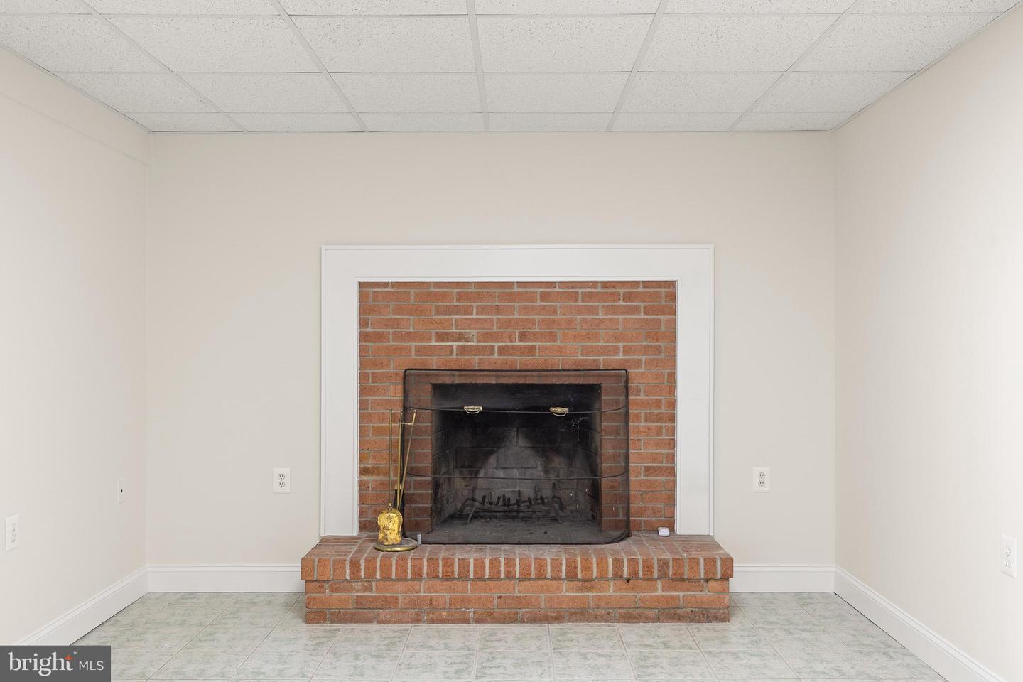 562 TIFFANY CT, WARRENTON, Virginia 20186, 3 Bedrooms Bedrooms, 9 Rooms Rooms,2 BathroomsBathrooms,Residential,For sale,562 TIFFANY CT,VAFQ2019382 MLS # VAFQ2019382