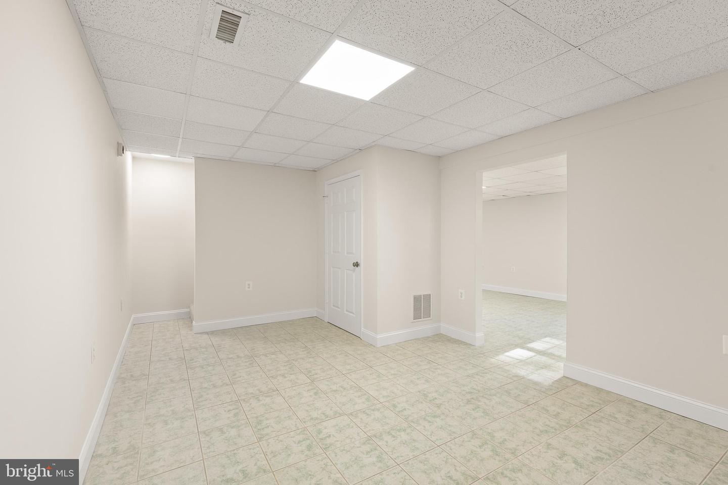 562 TIFFANY CT, WARRENTON, Virginia 20186, 3 Bedrooms Bedrooms, 9 Rooms Rooms,2 BathroomsBathrooms,Residential,For sale,562 TIFFANY CT,VAFQ2019382 MLS # VAFQ2019382