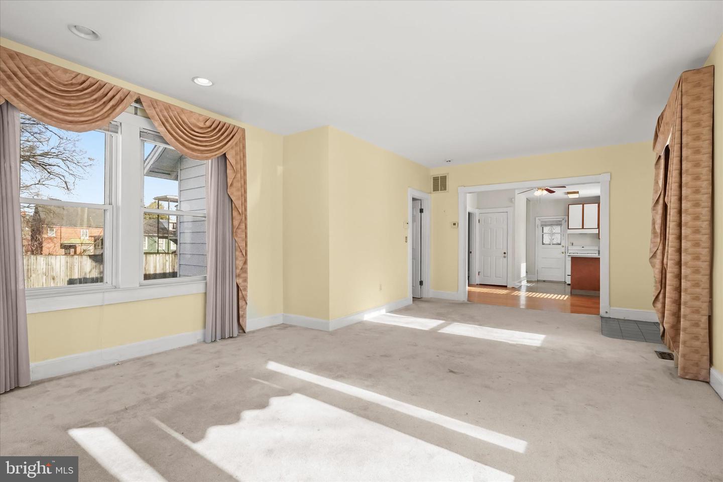 1342 HAMLIN ST NE, WASHINGTON, District Of Columbia 20017, 2 Bedrooms Bedrooms, ,2 BathroomsBathrooms,Residential,For sale,1342 HAMLIN ST NE,DCDC2229770 MLS # DCDC2229770 1342 HAMLIN ST NE, WASHINGTON, District Of Columbia 20017, 2 Bedrooms Bedrooms, ,2 BathroomsBathrooms,Residential,For sale,1342 HAMLIN ST NE,DCDC2229770 MLS # DCDC2229770