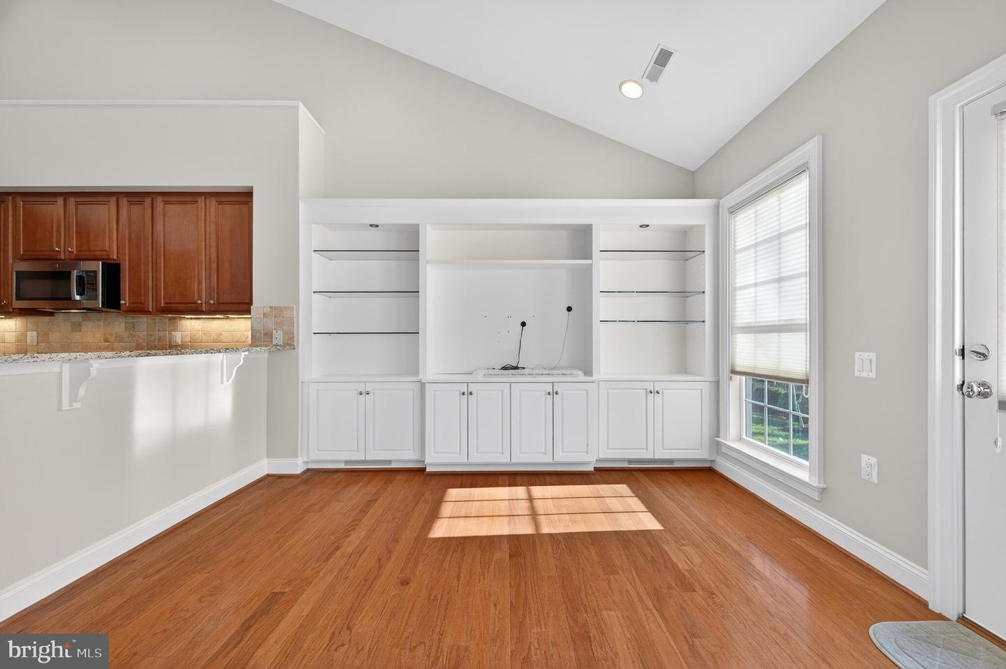 20389 OYSTER REEF PL, ASHBURN, Virginia 20147, 3 Bedrooms Bedrooms, ,3 BathroomsBathrooms,Residential,For sale,20389 OYSTER REEF PL,VALO2110486 MLS # VALO2110486