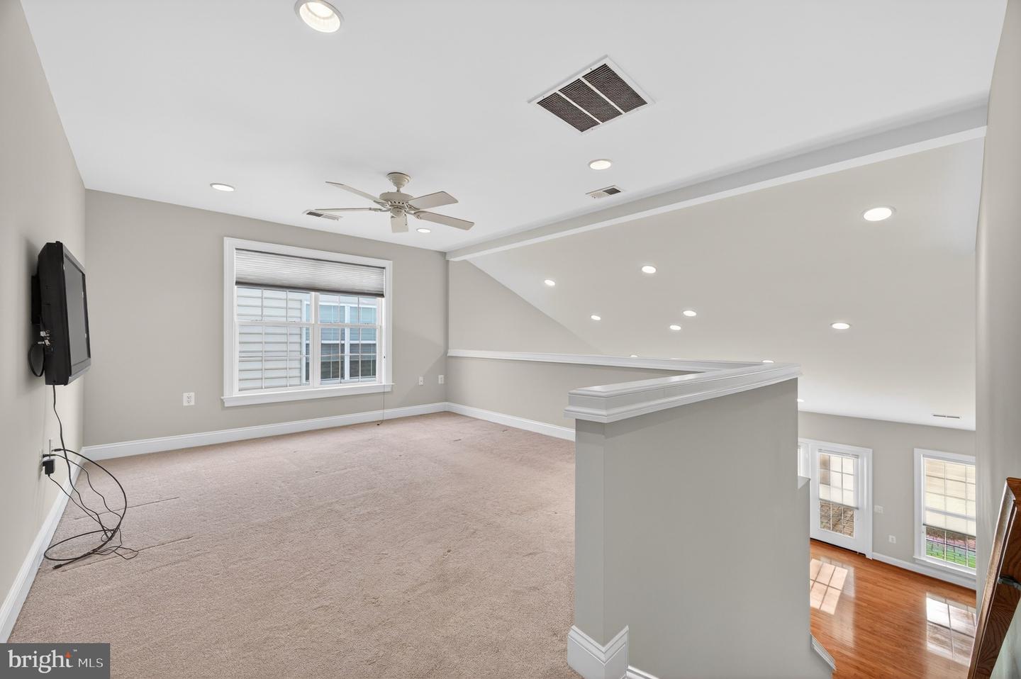 20389 OYSTER REEF PL, ASHBURN, Virginia 20147, 3 Bedrooms Bedrooms, ,3 BathroomsBathrooms,Residential,For sale,20389 OYSTER REEF PL,VALO2110486 MLS # VALO2110486