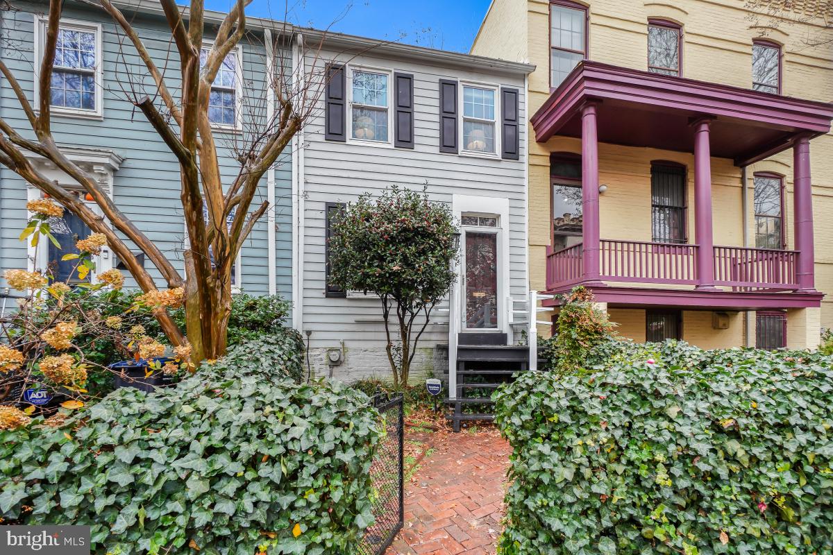 505 9TH ST SE, WASHINGTON, District Of Columbia 20003, 2 Bedrooms Bedrooms, ,1 BathroomBathrooms,Residential,For sale,505 9TH ST SE,DCDC2230788 MLS # DCDC2230788