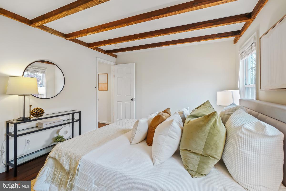 505 9TH ST SE, WASHINGTON, District Of Columbia 20003, 2 Bedrooms Bedrooms, ,1 BathroomBathrooms,Residential,For sale,505 9TH ST SE,DCDC2230788 MLS # DCDC2230788