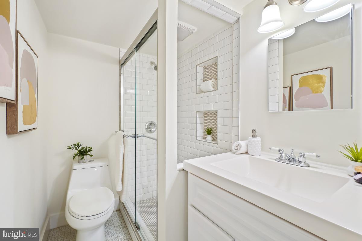 505 9TH ST SE, WASHINGTON, District Of Columbia 20003, 2 Bedrooms Bedrooms, ,1 BathroomBathrooms,Residential,For sale,505 9TH ST SE,DCDC2230788 MLS # DCDC2230788