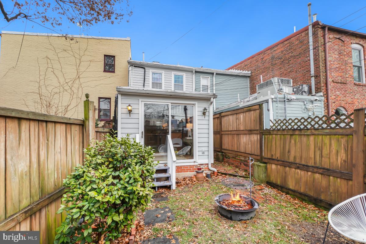 505 9TH ST SE, WASHINGTON, District Of Columbia 20003, 2 Bedrooms Bedrooms, ,1 BathroomBathrooms,Residential,For sale,505 9TH ST SE,DCDC2230788 MLS # DCDC2230788