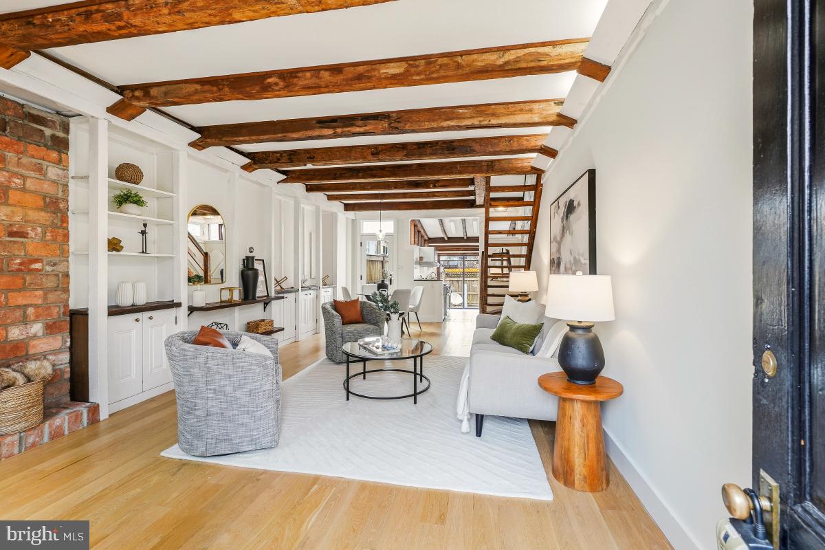 505 9TH ST SE, WASHINGTON, District Of Columbia 20003, 2 Bedrooms Bedrooms, ,1 BathroomBathrooms,Residential,For sale,505 9TH ST SE,DCDC2230788 MLS # DCDC2230788