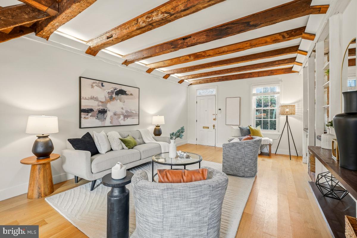 505 9TH ST SE, WASHINGTON, District Of Columbia 20003, 2 Bedrooms Bedrooms, ,1 BathroomBathrooms,Residential,For sale,505 9TH ST SE,DCDC2230788 MLS # DCDC2230788