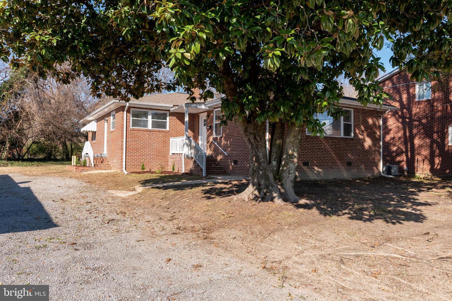 3306 E RIVER RD, SOUTH CHESTERFIELD, Virginia 23803, 3 Bedrooms Bedrooms, ,3 BathroomsBathrooms,Residential,For sale,3306 E RIVER RD,VACF2001330 MLS # VACF2001330 3306 E RIVER RD, SOUTH CHESTERFIELD, Virginia 23803, 3 Bedrooms Bedrooms, ,3 BathroomsBathrooms,Residential,For sale,3306 E RIVER RD,VACF2001330 MLS # VACF2001330