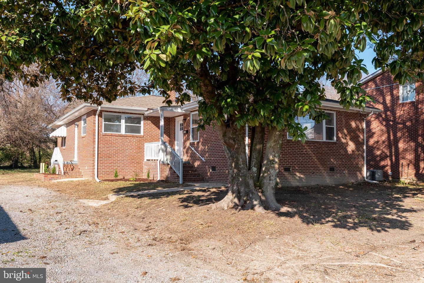 3306 E RIVER RD, SOUTH CHESTERFIELD, Virginia 23803, 3 Bedrooms Bedrooms, ,3 BathroomsBathrooms,Residential,For sale,3306 E RIVER RD,VACF2001330 MLS # VACF2001330 3306 E RIVER RD, SOUTH CHESTERFIELD, Virginia 23803, 3 Bedrooms Bedrooms, ,3 BathroomsBathrooms,Residential,For sale,3306 E RIVER RD,VACF2001330 MLS # VACF2001330