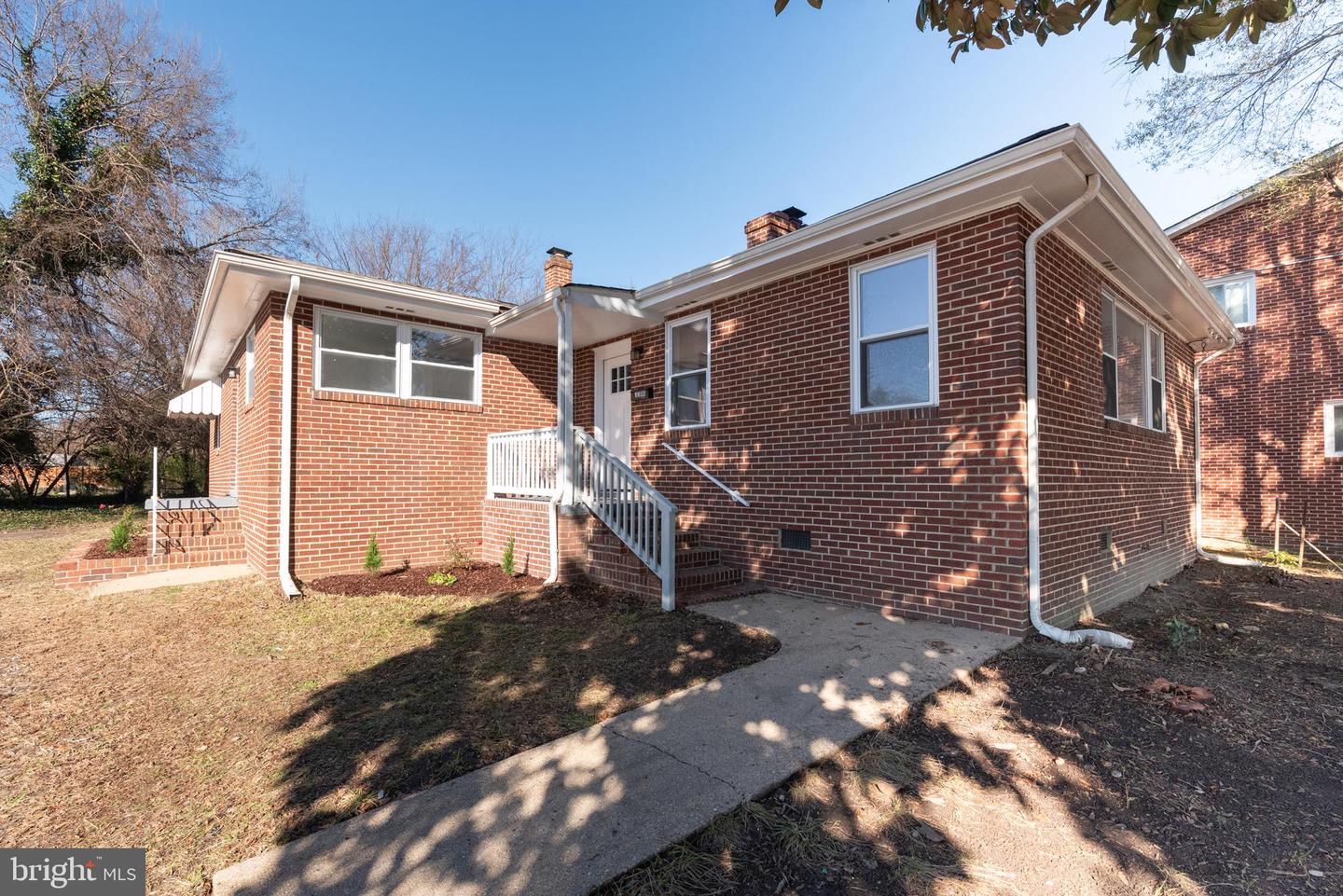 3306 E RIVER RD, SOUTH CHESTERFIELD, Virginia 23803, 3 Bedrooms Bedrooms, ,3 BathroomsBathrooms,Residential,For sale,3306 E RIVER RD,VACF2001330 MLS # VACF2001330 3306 E RIVER RD, SOUTH CHESTERFIELD, Virginia 23803, 3 Bedrooms Bedrooms, ,3 BathroomsBathrooms,Residential,For sale,3306 E RIVER RD,VACF2001330 MLS # VACF2001330