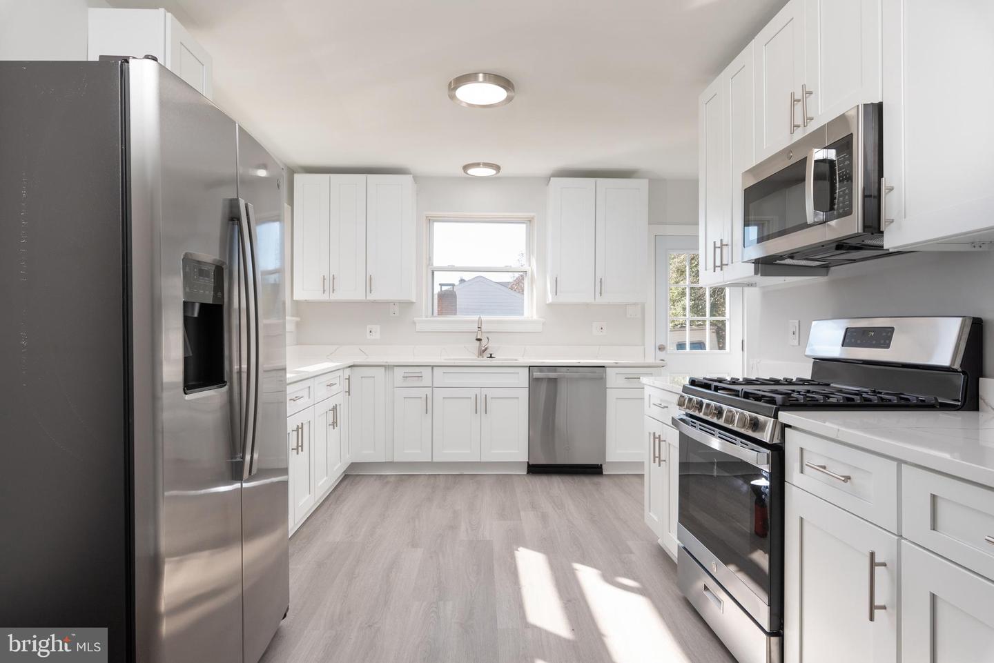 3306 E RIVER RD, SOUTH CHESTERFIELD, Virginia 23803, 3 Bedrooms Bedrooms, ,3 BathroomsBathrooms,Residential,For sale,3306 E RIVER RD,VACF2001330 MLS # VACF2001330 3306 E RIVER RD, SOUTH CHESTERFIELD, Virginia 23803, 3 Bedrooms Bedrooms, ,3 BathroomsBathrooms,Residential,For sale,3306 E RIVER RD,VACF2001330 MLS # VACF2001330